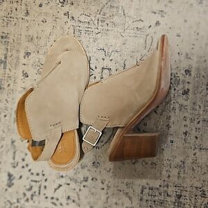 Frye Ash booties size 7